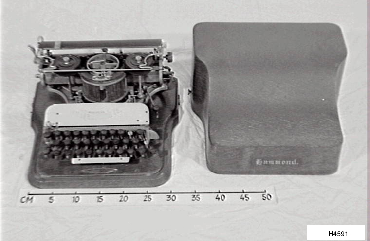 Typewriter made by the Hammond Typewriter Company