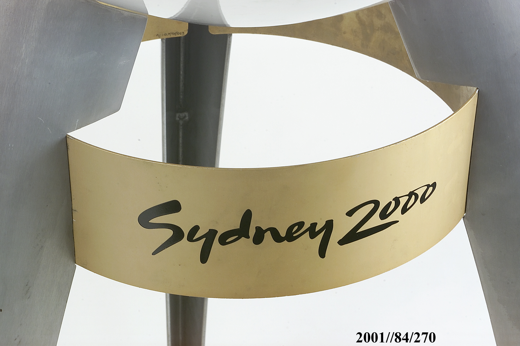 Portable cauldron for the Sydney Olympic and Paralympic torch relays