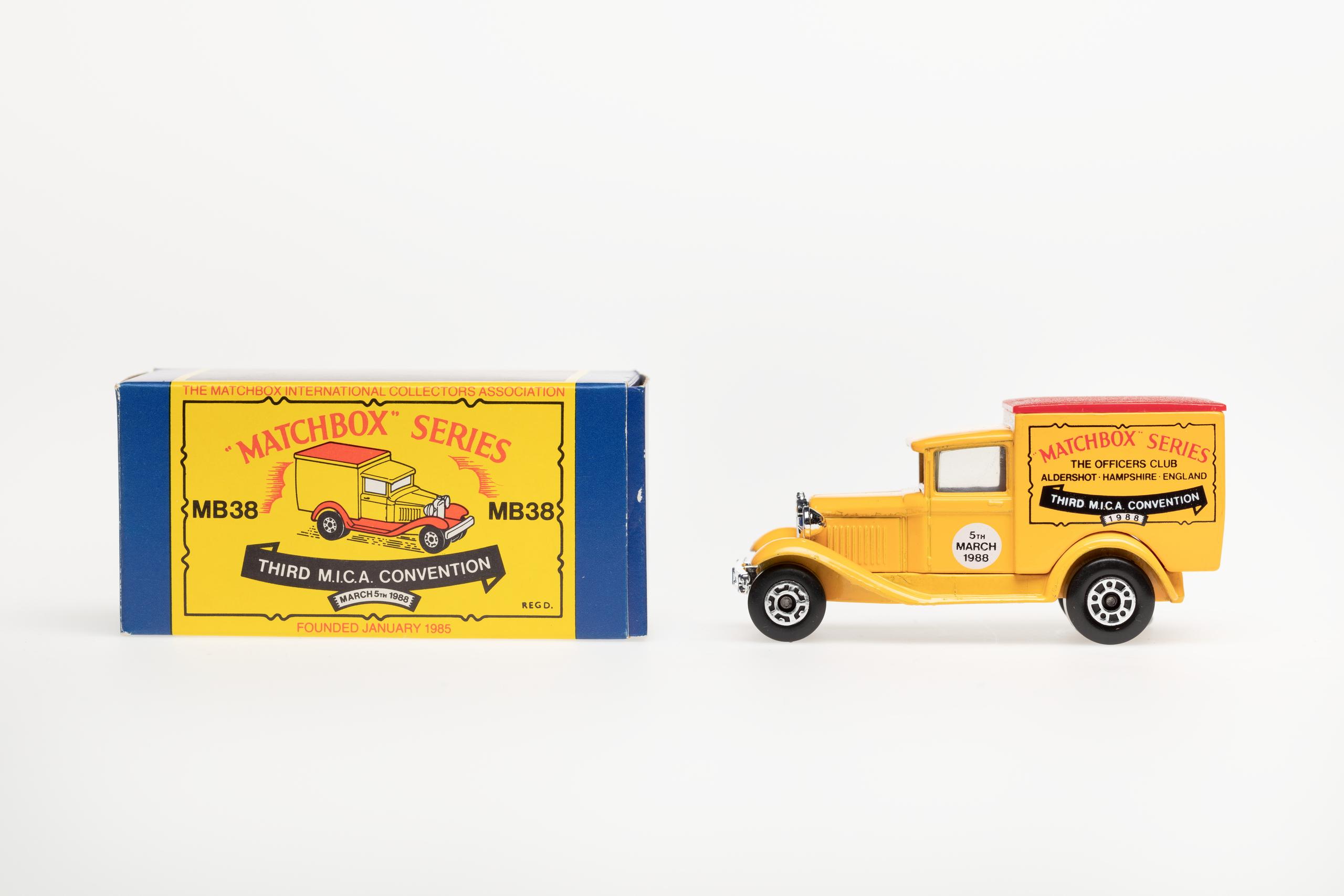 MATCHBOX MB38 フォード モデル A マカオ製 Powerhouse Collection - Matchbox Ford Model A toy van and