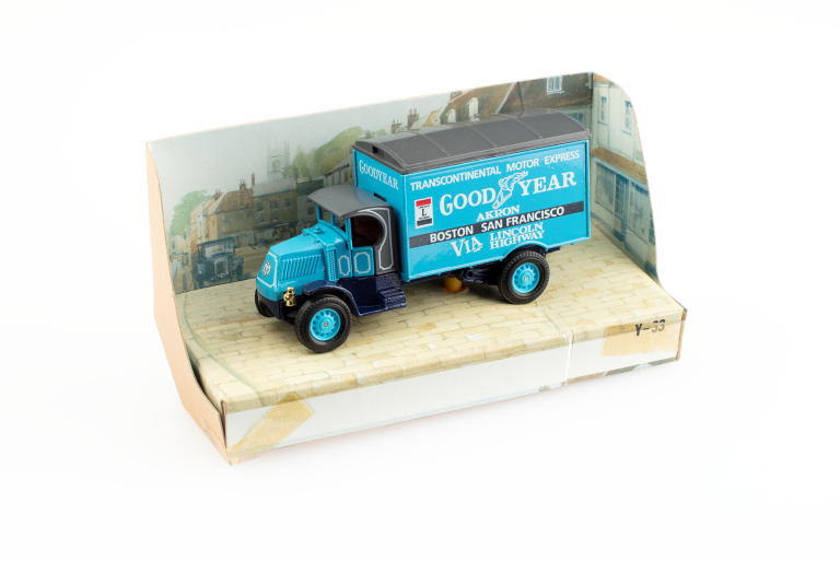 Matchbox '1930 Mack AC truck Y-33' toy car