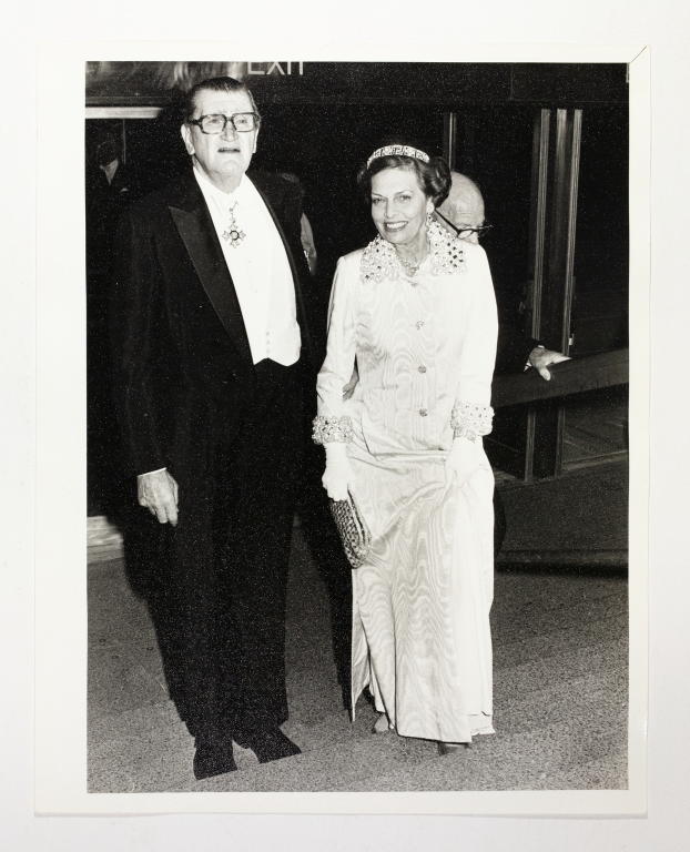 Photograph of Lady Packer and Sir Frank Packer at the opening of the Sydney Opera House