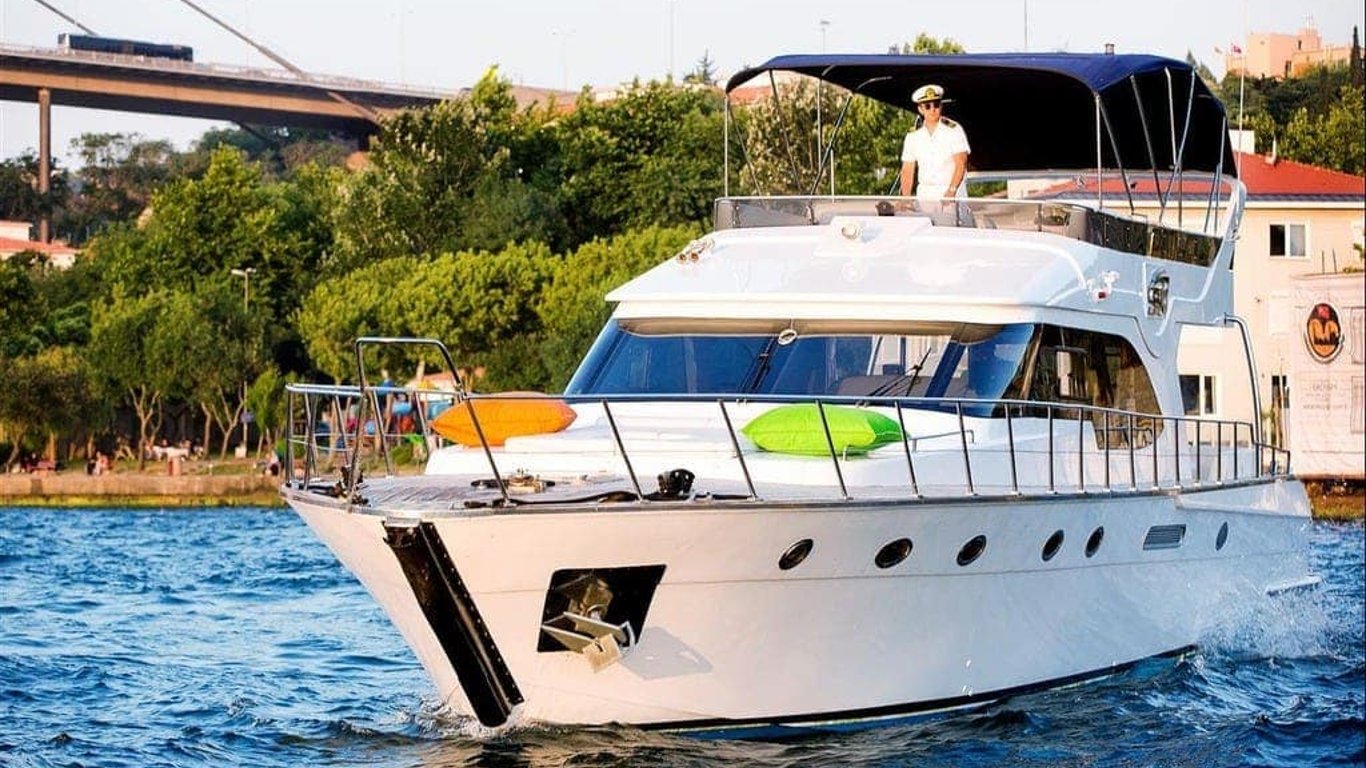 Su Yacht Rental in Istanbul – Private Bosphorus & Island Tours ...