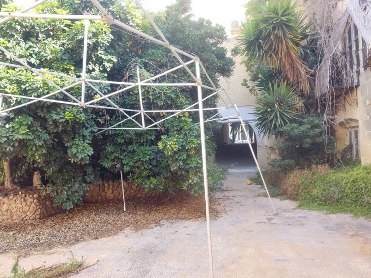 Spacious 247sqm 3-Bedroom House of Character with Own Airspace in Iklin photo 6