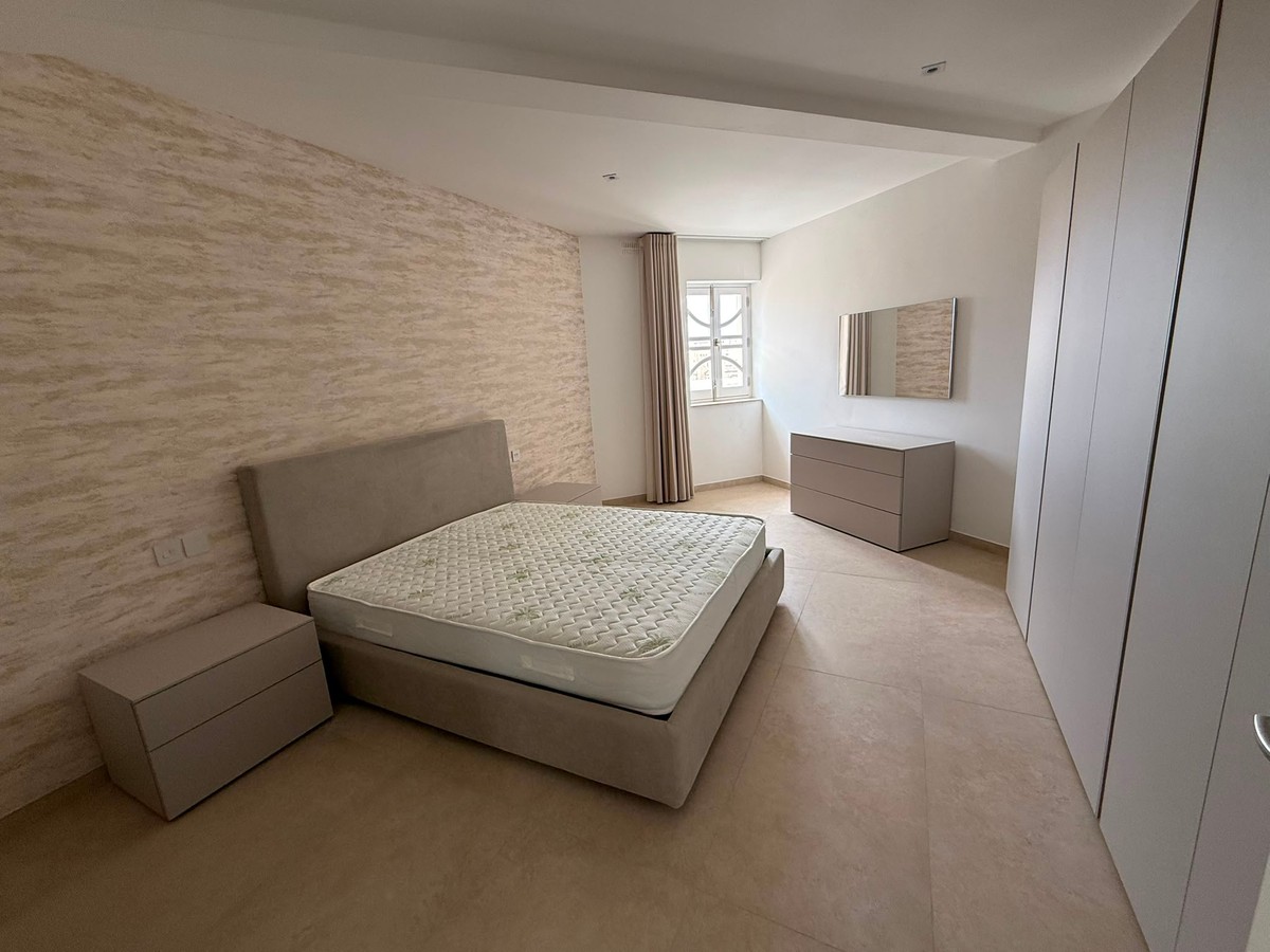 Bright & Modern 3-Bedroom Apartment on Dingli Street Sliema photo 4