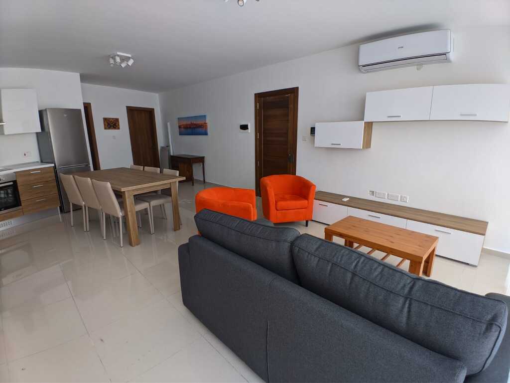 2 Bedroom Penthouse for Long Let in Mġarr - €1,300/month