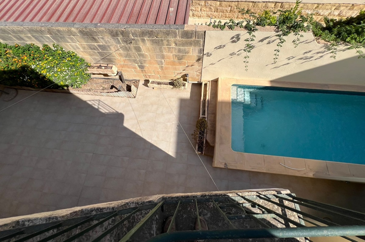 Spacious Villa with Private Pool in Prestigious Misrah Kola, Attard