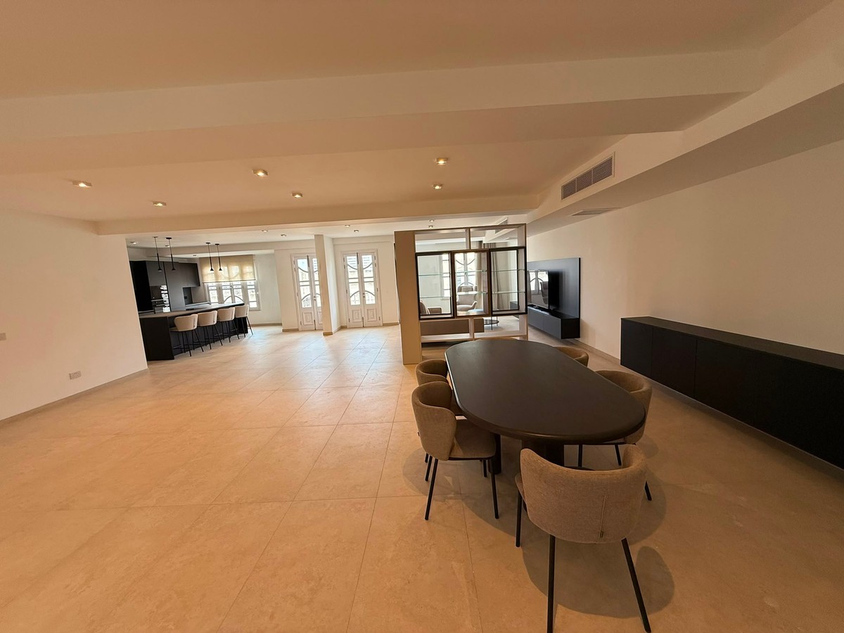 Bright & Modern 3-Bedroom Apartment on Dingli Street Sliema photo 2
