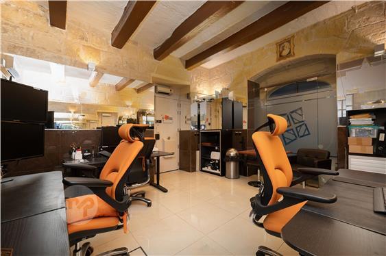 Office for Long Let in Floriana - €780/month