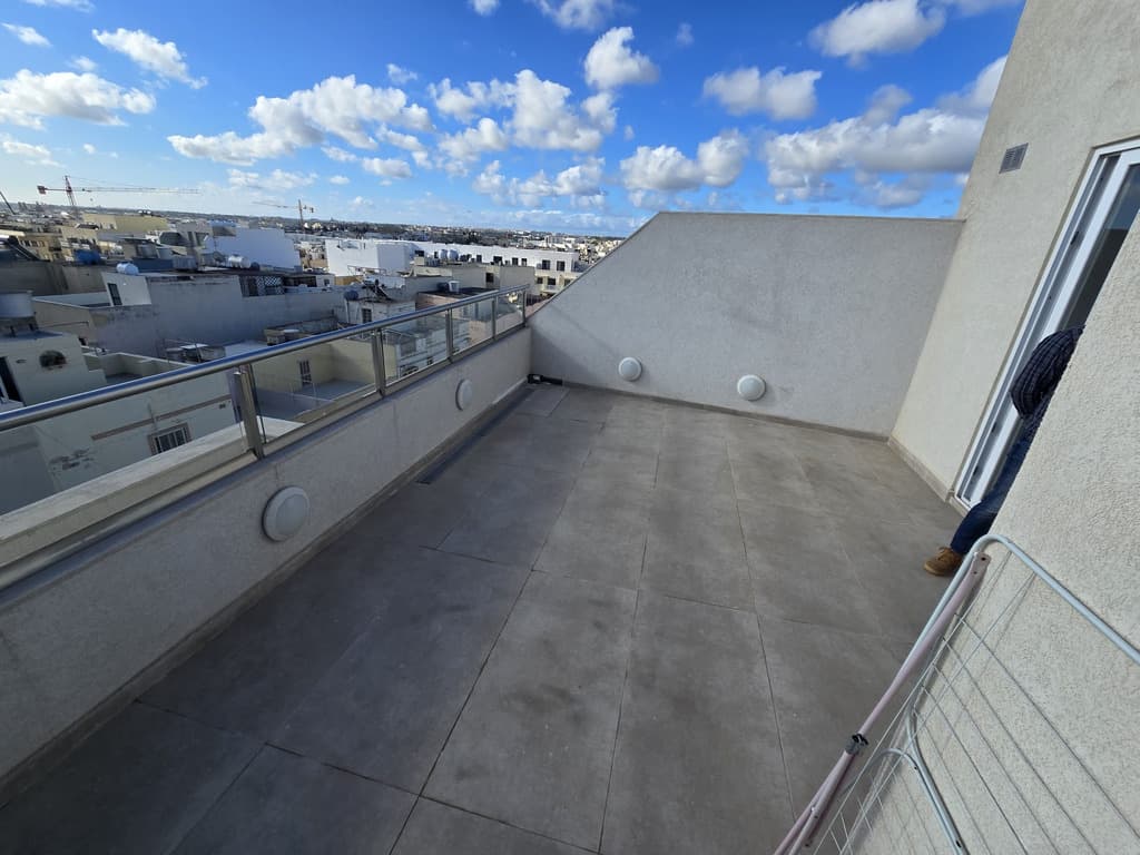 2 Bedroom Penthouse for Long Let in Swatar - €1,450/month