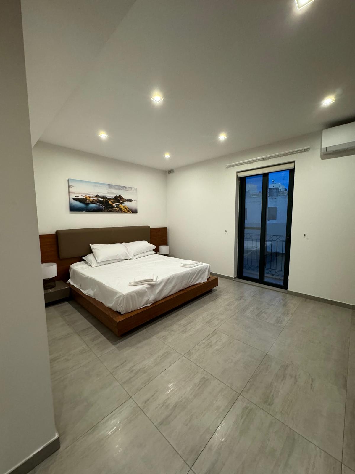 3 Bedroom Ensuite Penthouse for Long Let in Sliema - €2,700/month photo 5