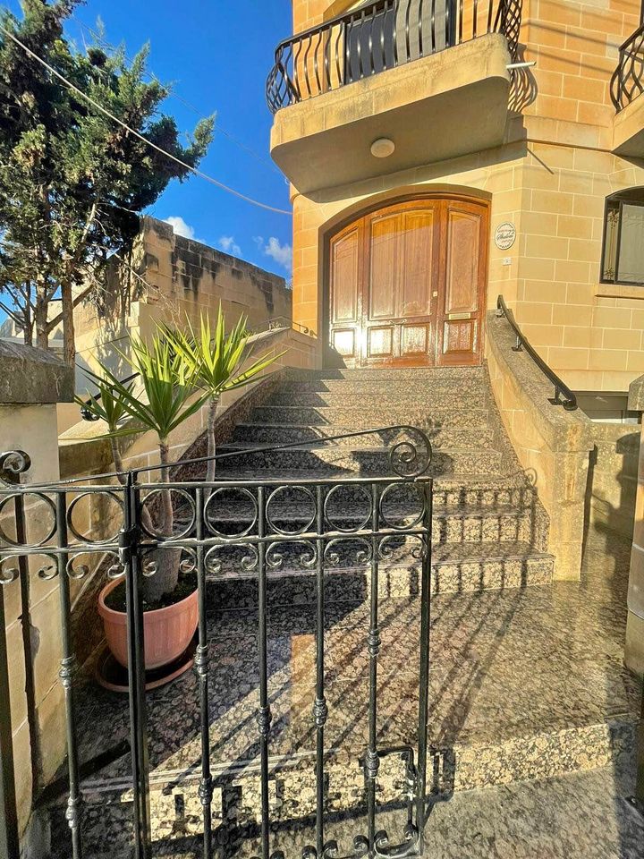 4 Bedroom Ensuite Villa for Long Let in Naxxar - €2,500/month photo 7