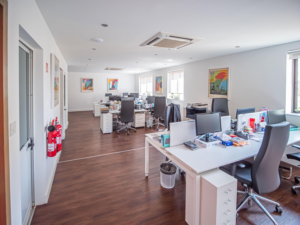 Office for Long Let in Ta' Xbiex - €7,000/month photo 13