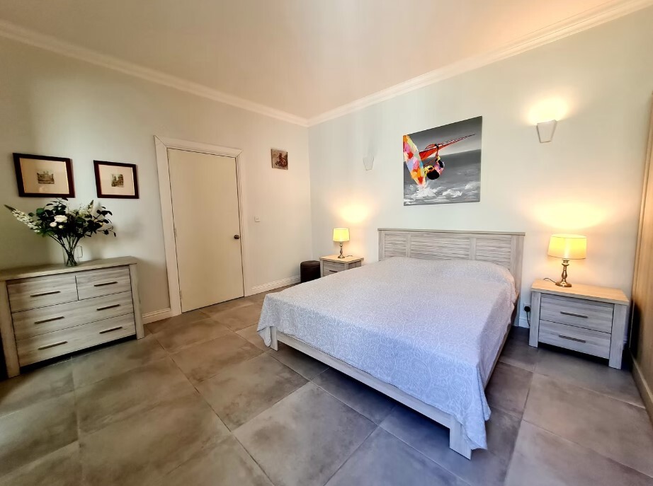 2 Bedroom Penthouse for Long Let in Valletta - €3,800/month photo 6