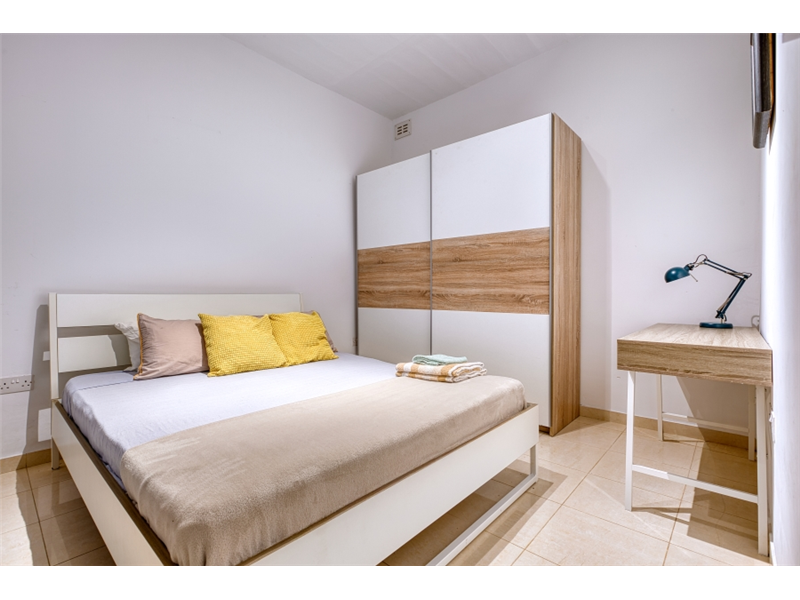 3 Bedroom Ensuite Maisonette for Long Let in Sliema - €2,200/month photo 6