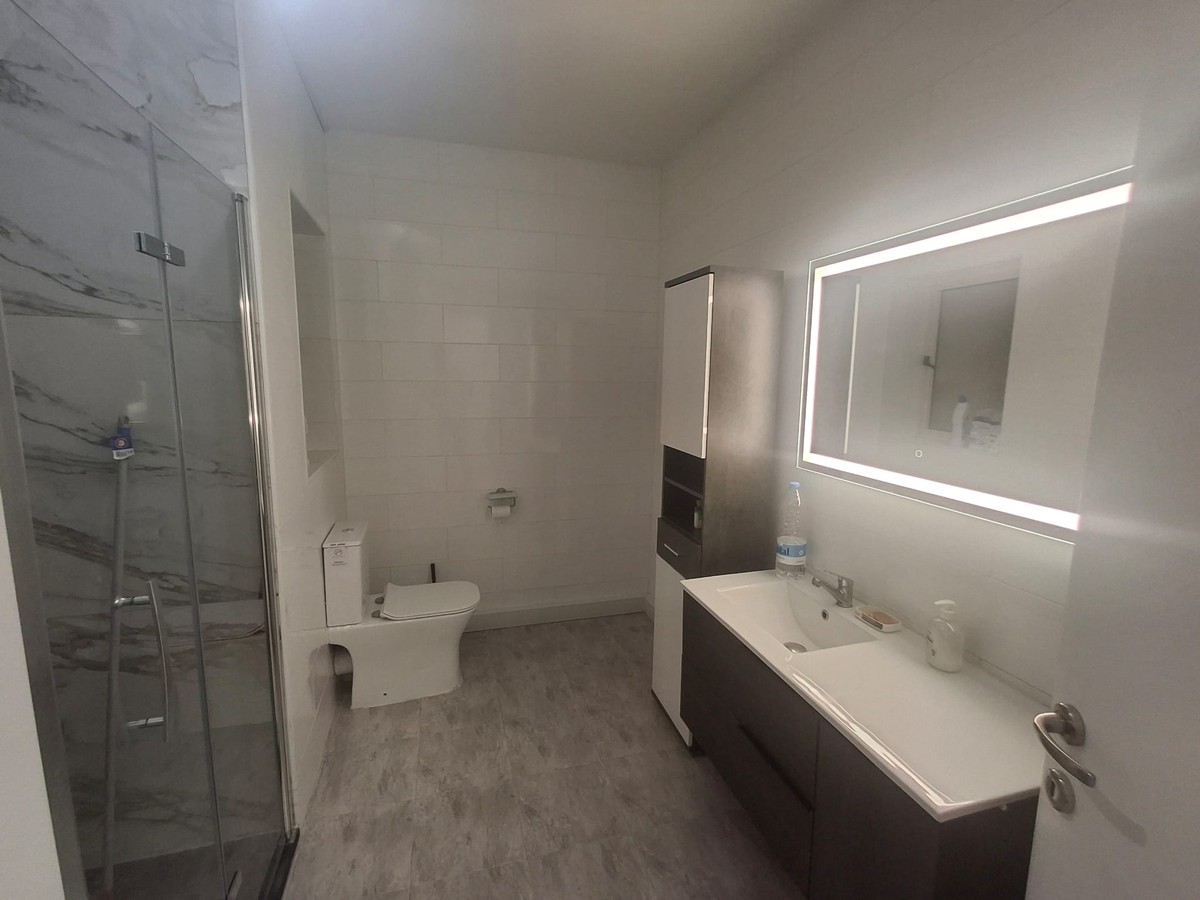 Beautifully Refurbished 2-Bedroom Apartment in Sliema photo 8