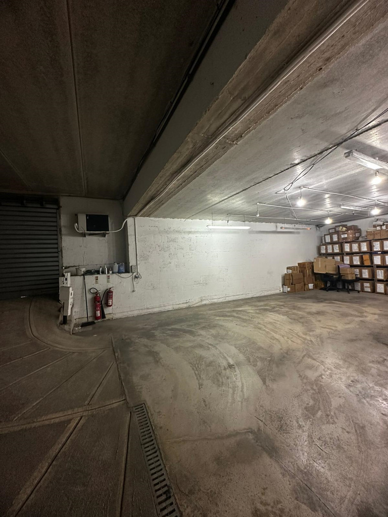 Office for Long Let in Ħamrun - €7,000/month photo 18