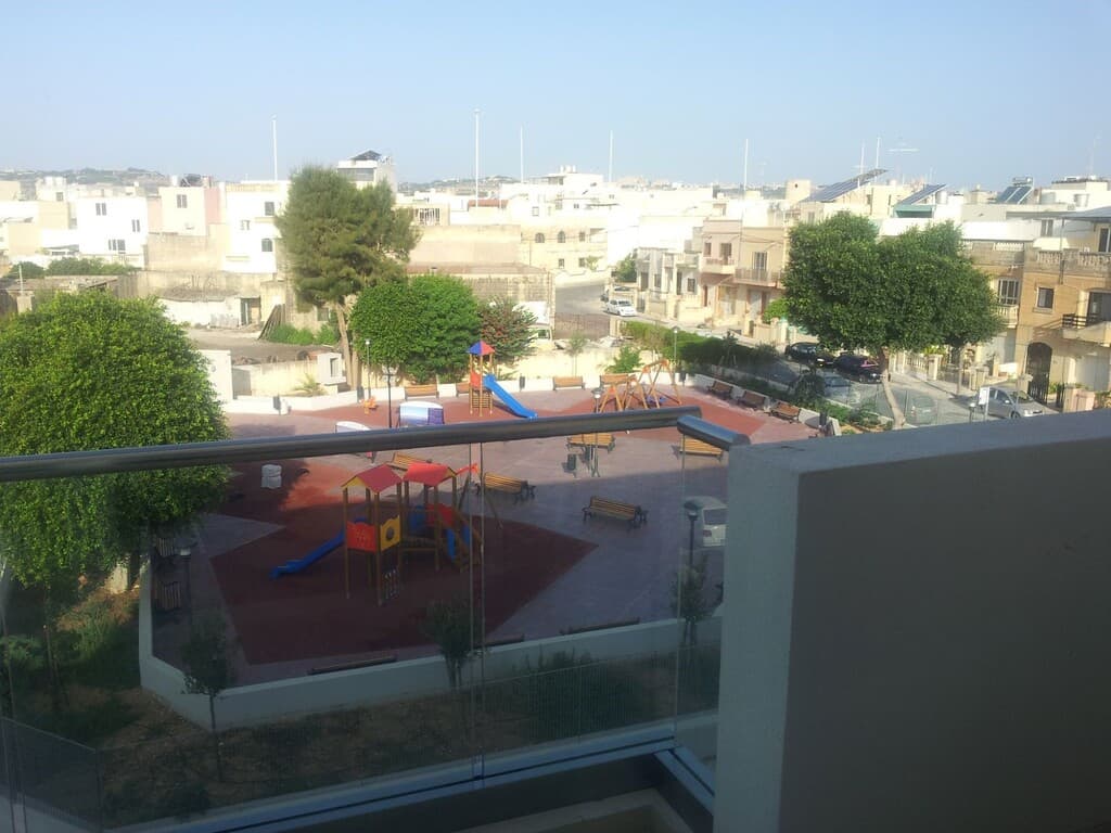 2 Bedroom Maisonette for Long Let in Żebbuġ - €1,200/month