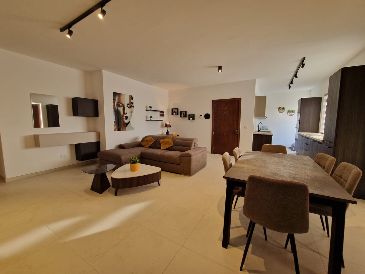3 Bedroom Penthouse for Long Let in Qrendi - €1,800/month photo 3