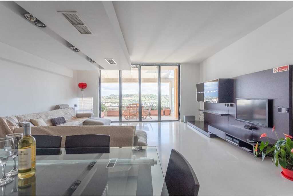 2 Bedroom Penthouse for Long Let in St. Paul's Bay - €2,500/month photo 2