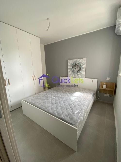 GZIRA | SEA FRONT APARTMENT | €1,480/month photo 3