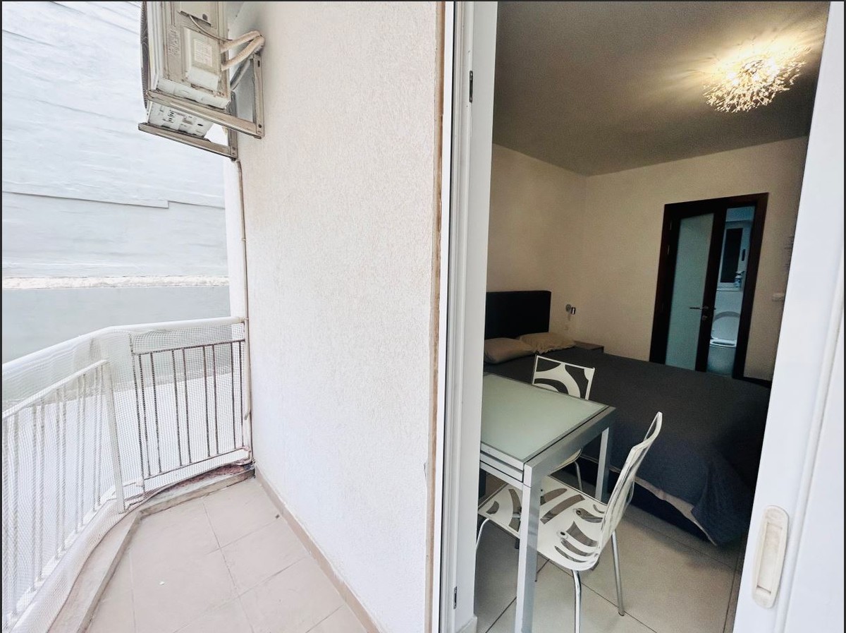 Modern 2-Bedroom Apartment in Balluta Bay St Julians photo 6