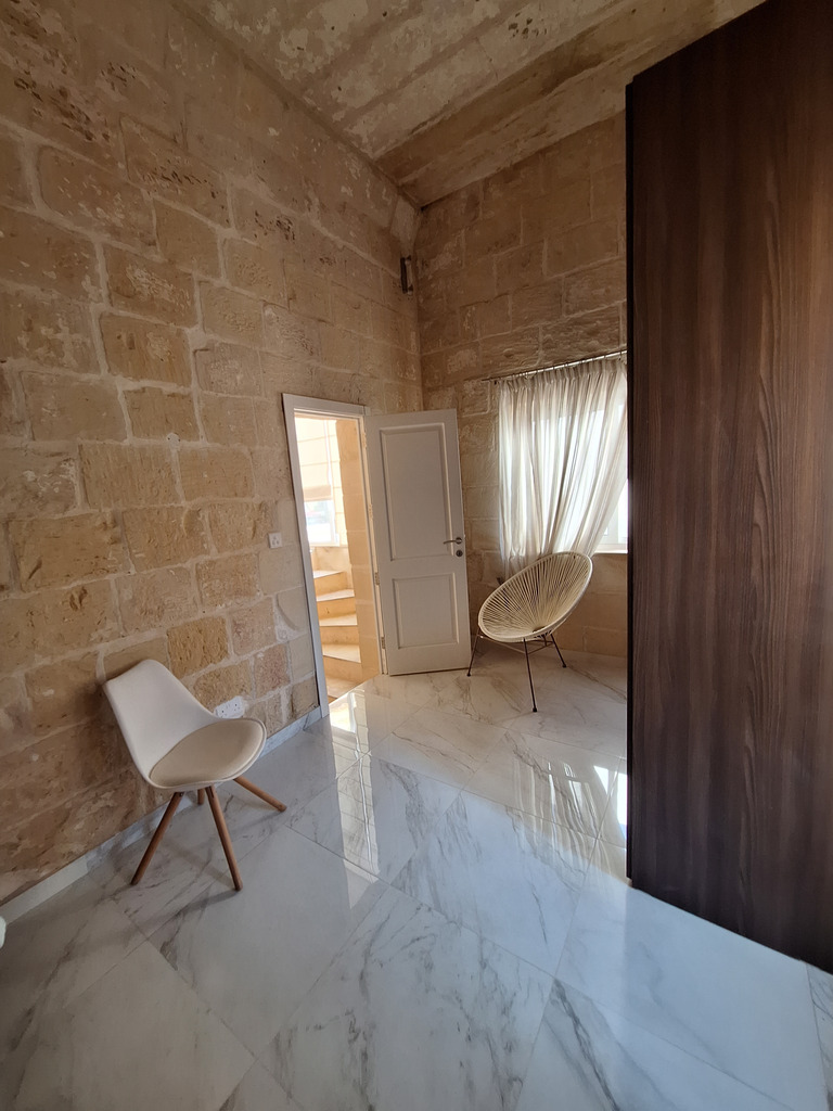 2 Bedroom House of Character for Long Let in Żebbuġ - €1,300/month photo 3
