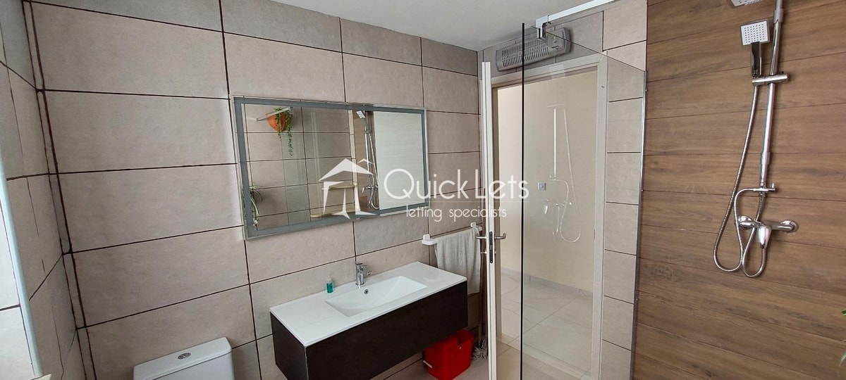 2 Bedroom Penthouse for Long Let in Marsaskala - €1,650/month photo 7