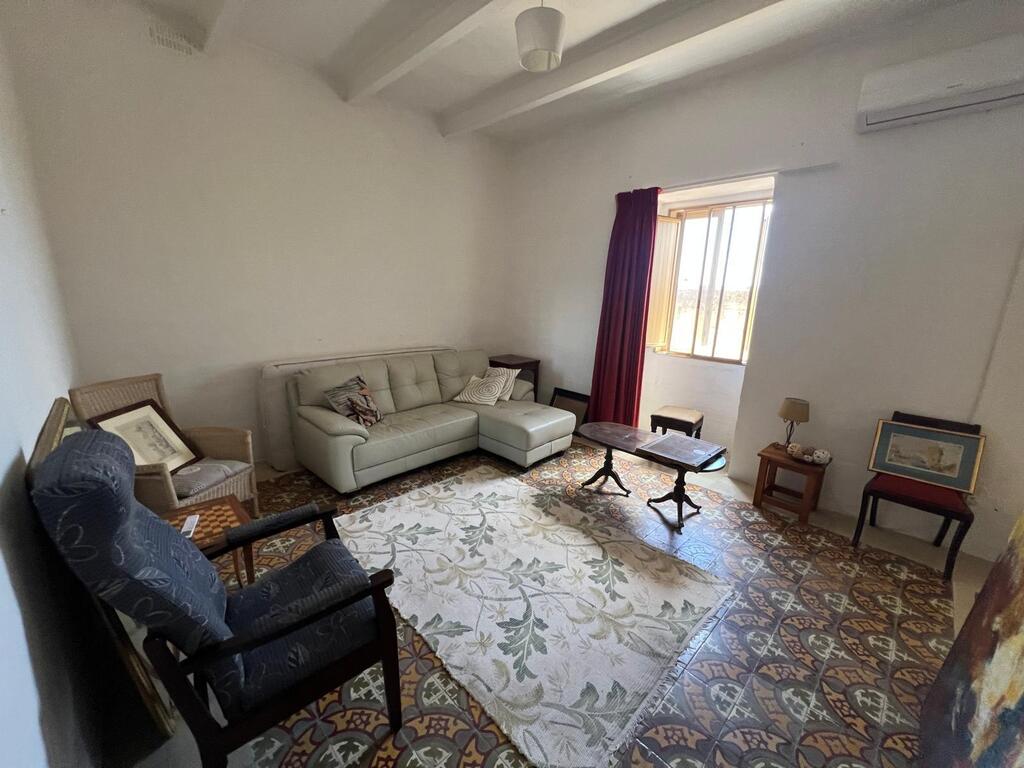 3 Bedroom Apartment for Long Let in Valletta - €2,950/month photo 3