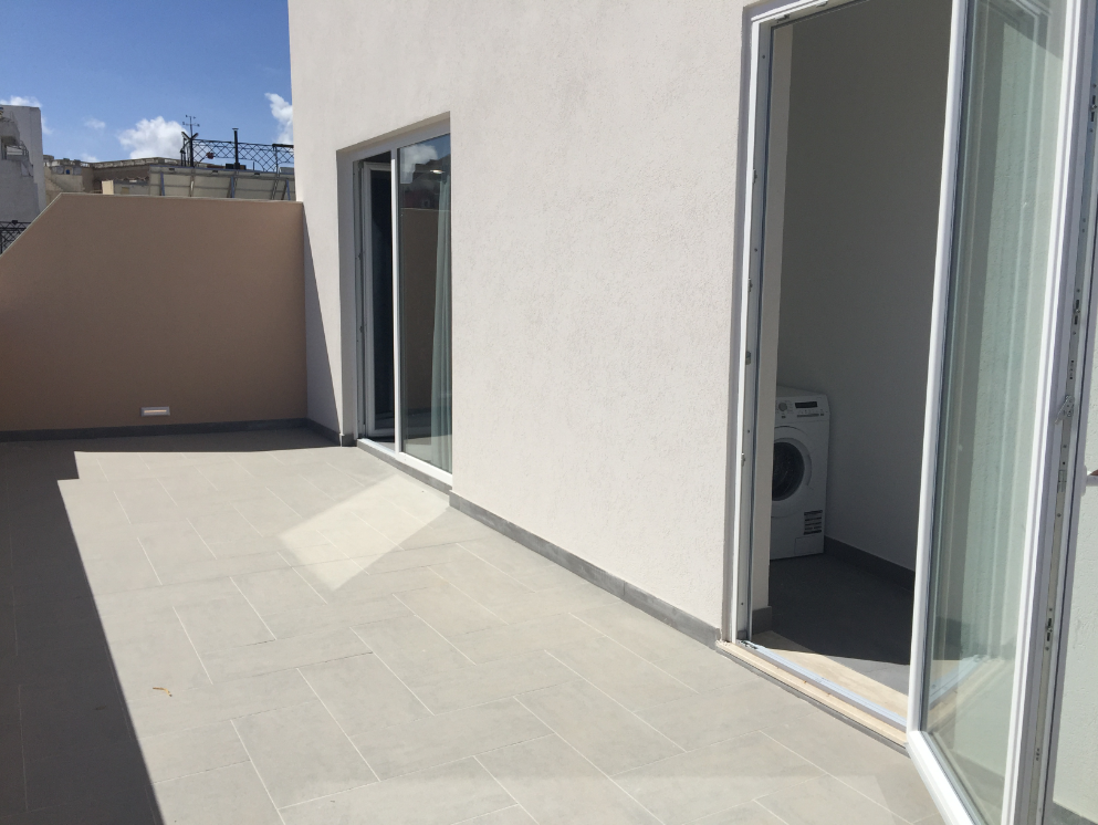 2 Bedroom Penthouse for Long Let in Sliema - €2,500/month photo 9