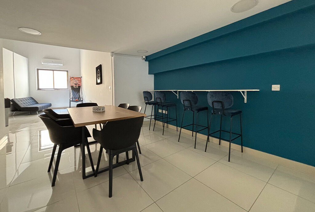 Office for Long Let in San Ġwann - €4,500/month photo 4