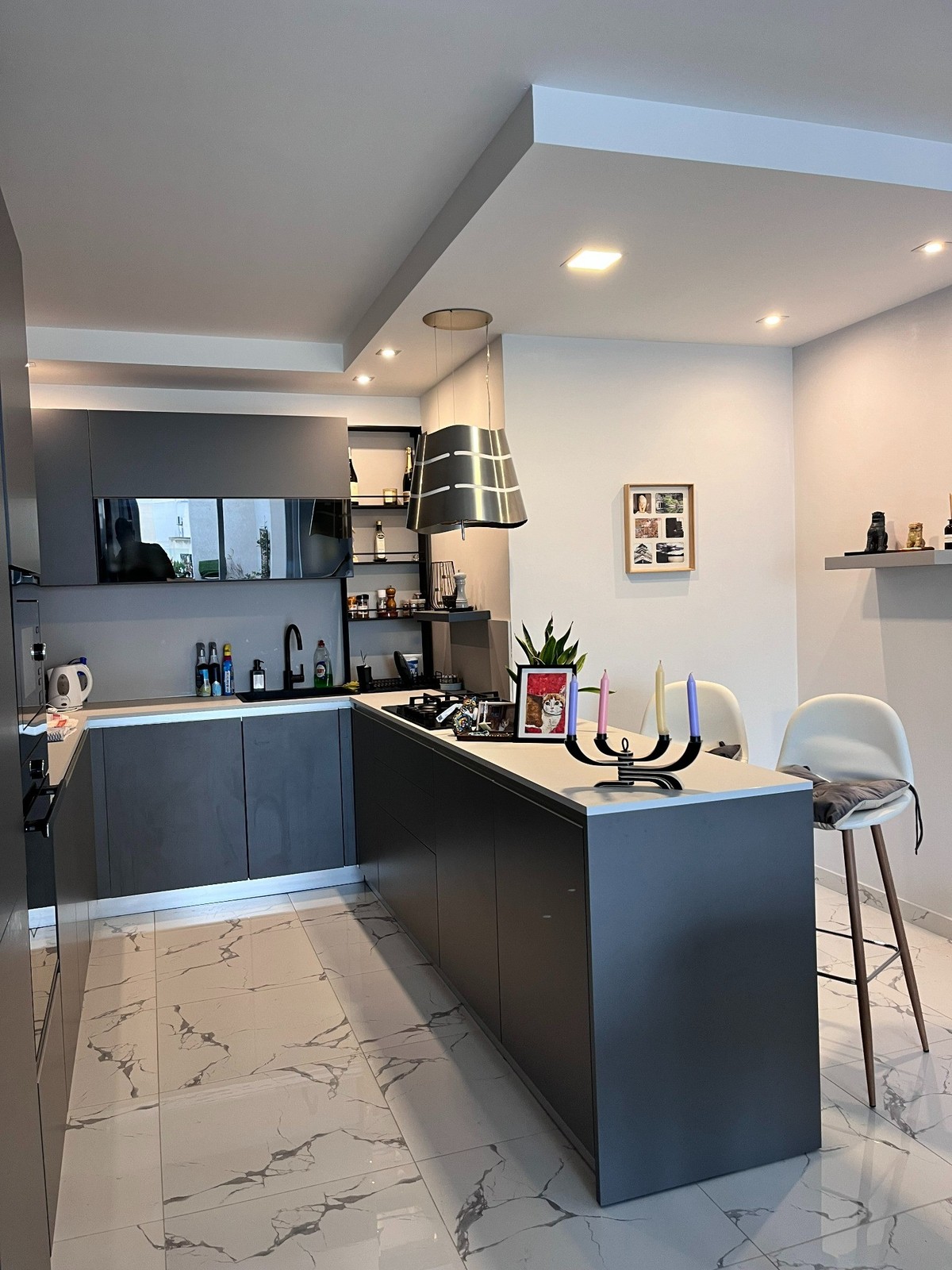 Cul-de-Sac Penthouse photo 5