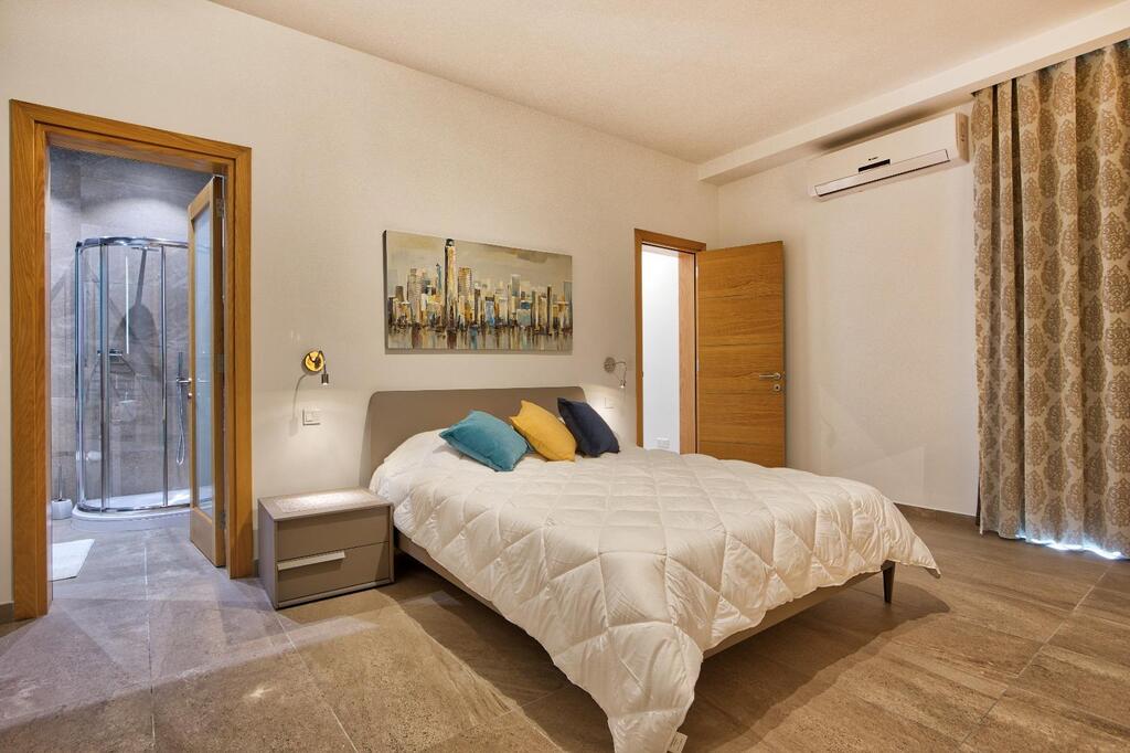 2 Bedroom Ensuite Apartment for Long Let in St. Julian's - €3,200/month photo 6