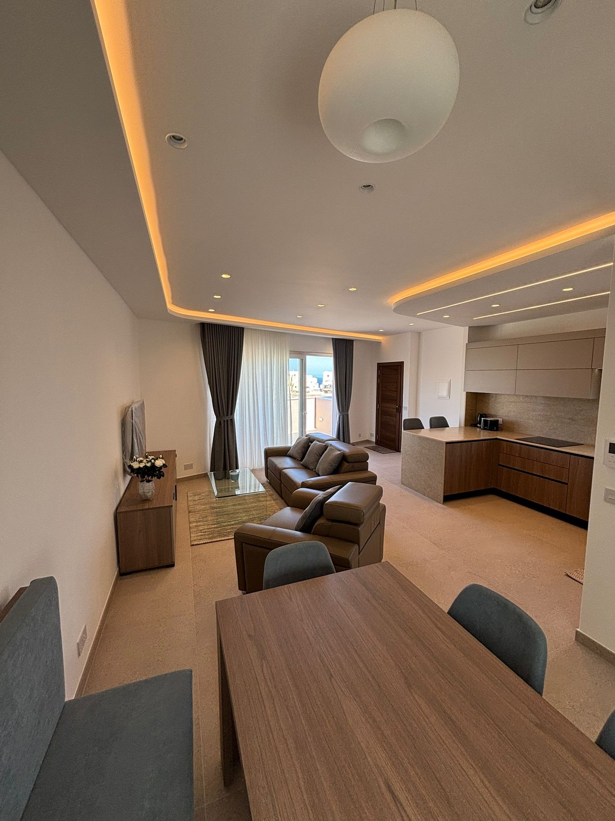 2 Bedroom Ensuite Penthouse for Long Let in Sliema - €2,500/month photo 4