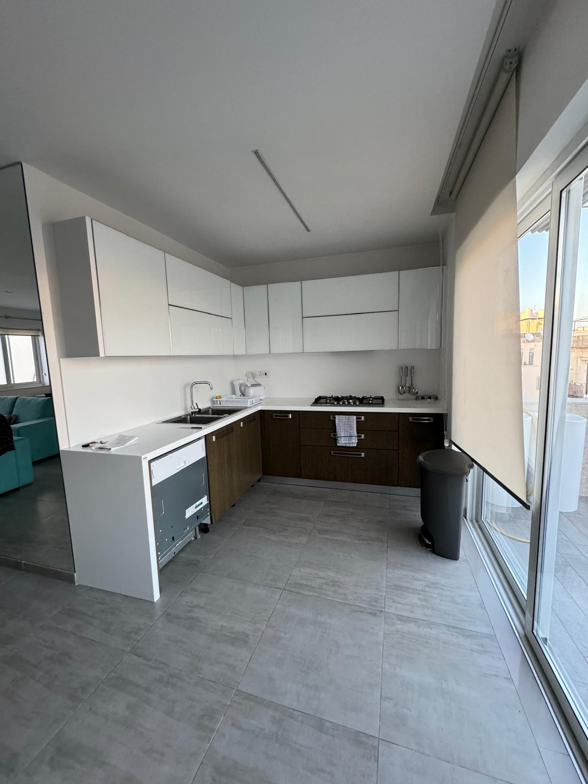 3 Bedroom Ensuite Penthouse for Long Let in Sliema - €2,700/month photo 3