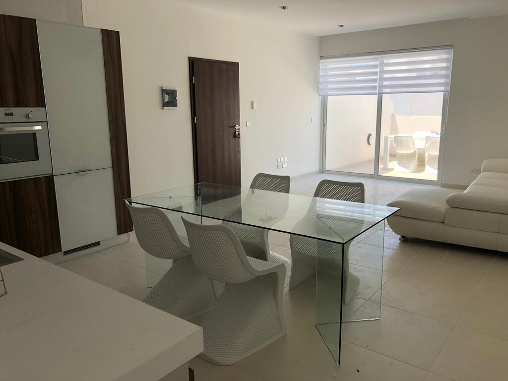 2 Bedroom Penthouse for Long Let in Swieqi - €2,500/month photo 2