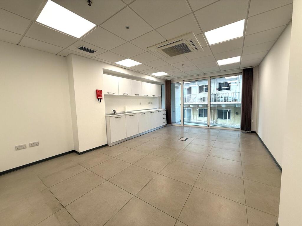 Office for Long Let in Sliema - €21,416/month photo 5