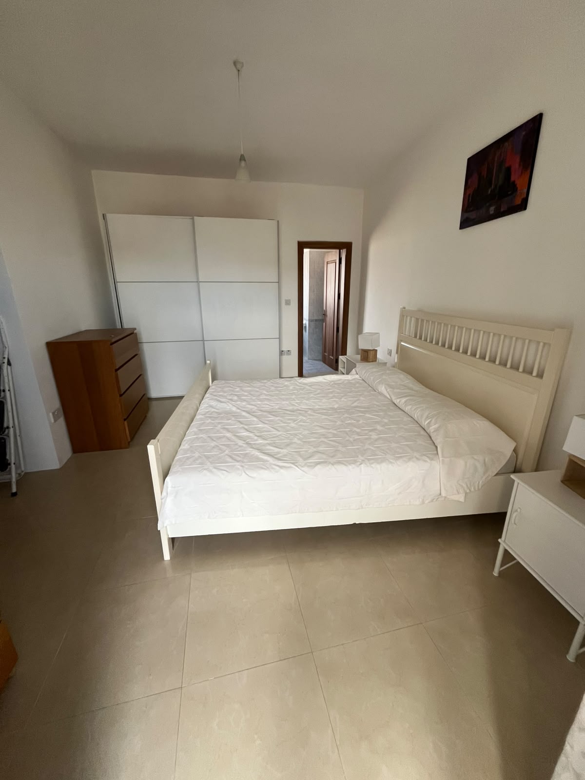 Beautifully Furnished 2-Bedroom Penthouse with Sea Views in St Julians photo 4