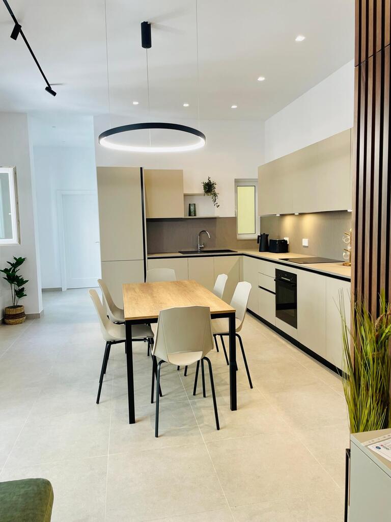 2 Bedroom Penthouse for Long Let in Gżira - €2,200/month photo 4