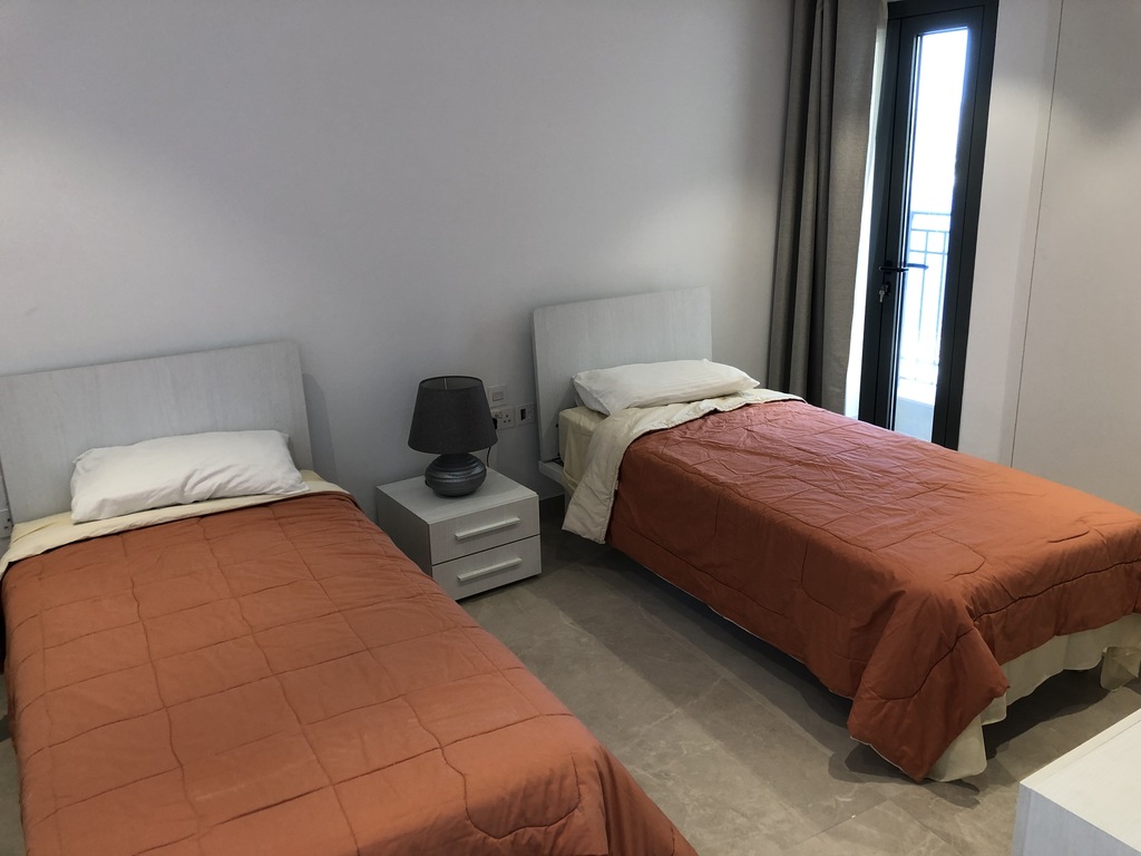 2 Bedroom Apartment for Long Let in St. Julian's - €2,700/month photo 2