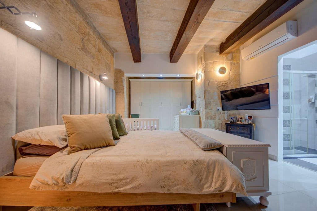 3 Bedroom House of Character for Long Let in Siġġiewi - €3,000/month photo 5