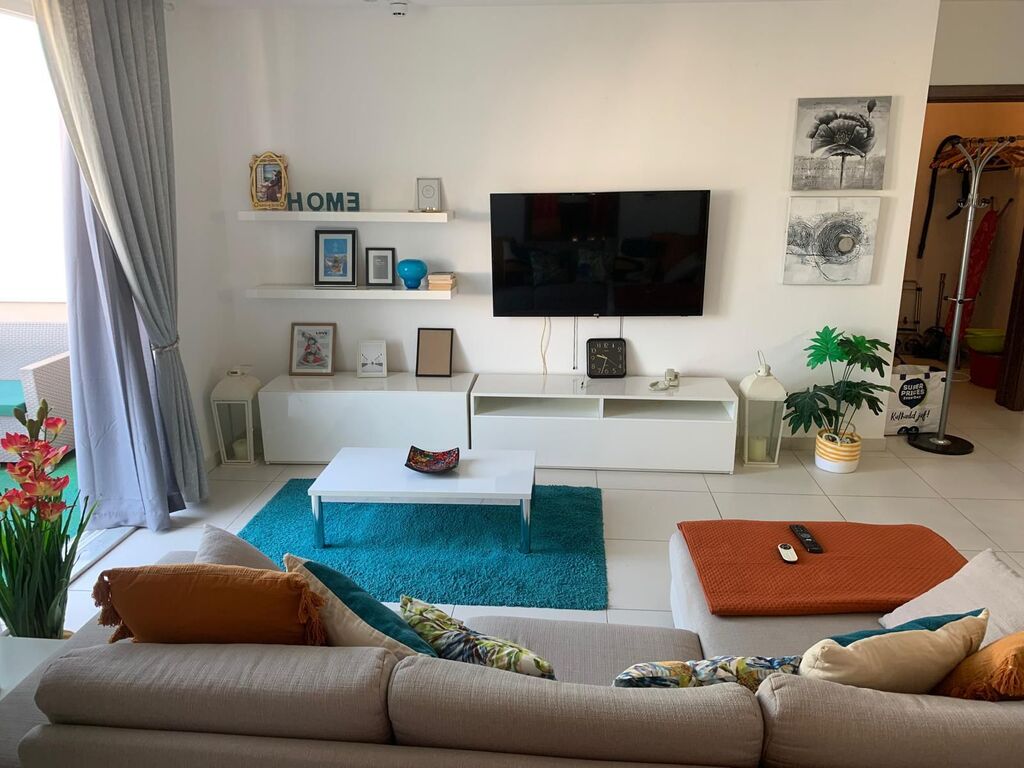 1 Bedroom Penthouse for Long Let in Buġibba - €1,350/month