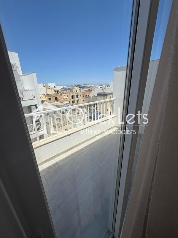 2 Bedroom Ensuite Penthouse for Long Let in Żurrieq - €1,500/month photo 10