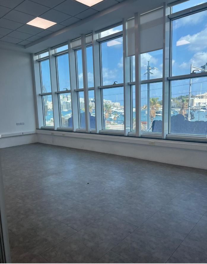 Office for Long Let in Gżira - €4,500/month photo 4