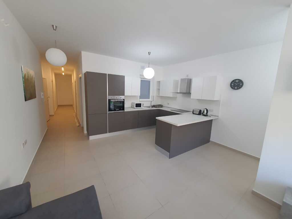3 Bedroom Maisonette for Long Let in Swieqi - €2,000/month photo 4