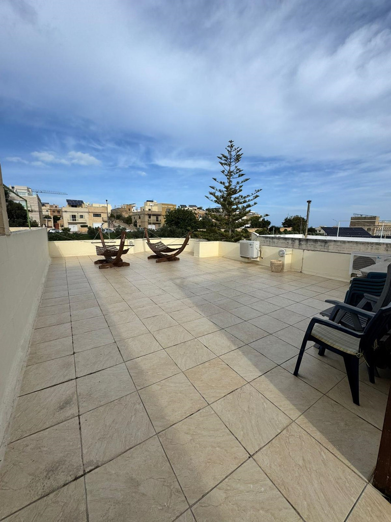 3 Bedroom Villa for Long Let in Pembroke - €3,500/month photo 2