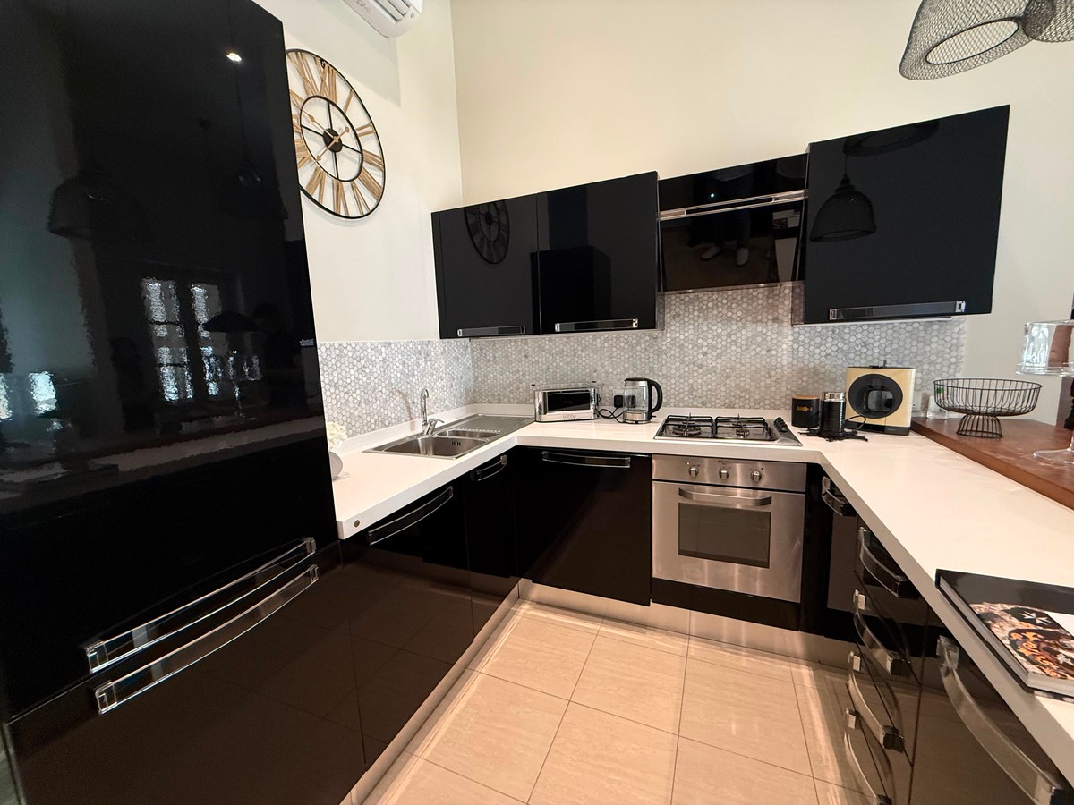 Sliema prime location,2 bed designer finished apartment photo 2