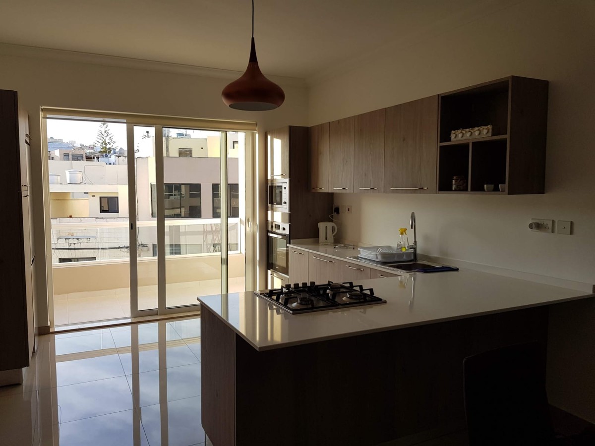 3 Bedroom Ensuite Apartment for Long Let in Swatar - €1,600/month photo 5