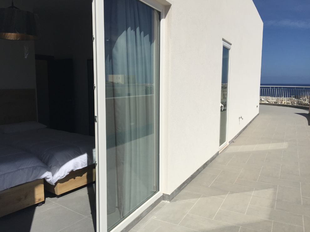 2 Bedroom Penthouse for Long Let in Sliema - €2,500/month photo 10