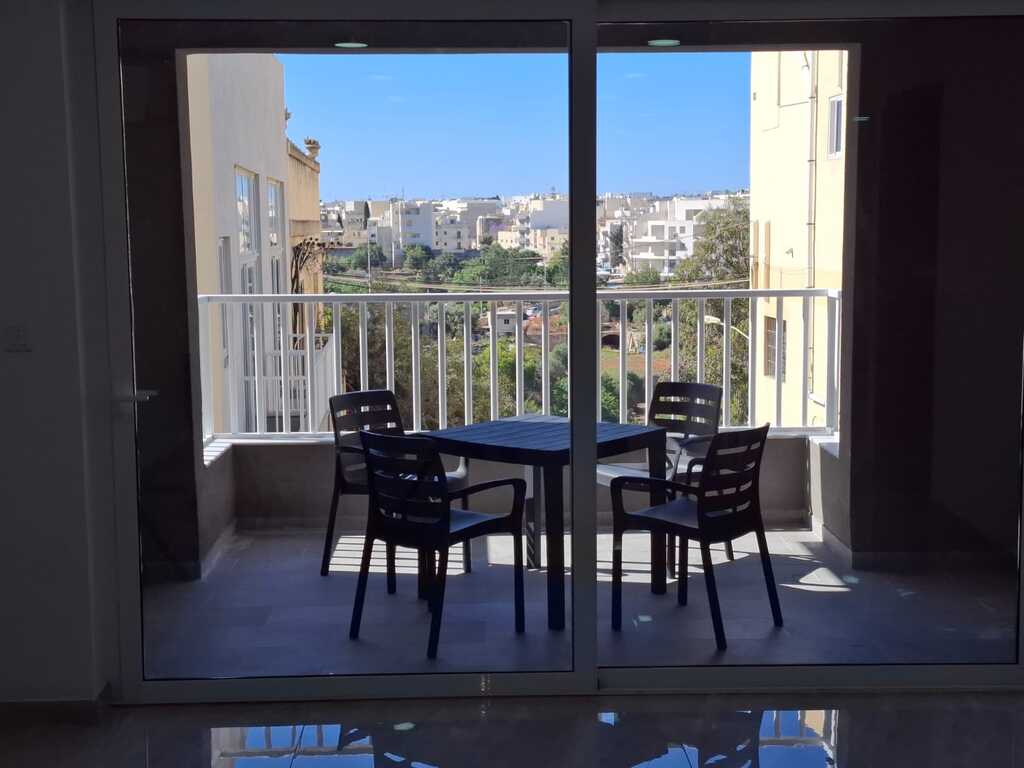 Office for Long Let in Mosta - €1,200/month photo 4