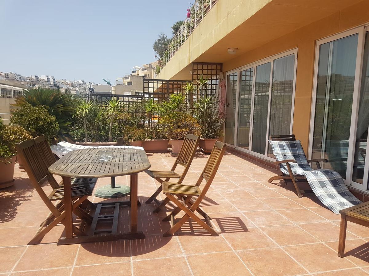 3 Bedroom Ensuite Penthouse for Long Let in St. Julian's - €2,400/month